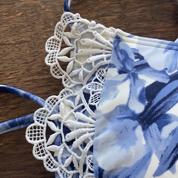 Hollister bikini top - Picture 2 of 6